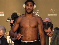 фото - Дрыщавый Джошуа о плане на бой с Усиком: «Буду велосипедить по всему рингу!»
