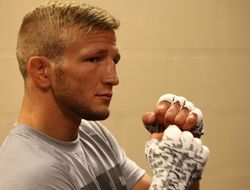 фото - Ти-Джей Диллэшоу заподозрил Деметриуса Джонсона в трусости