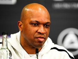 фото - Над чем работает Джошуа с новым тренером? Рассказывает Джеймс