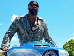 фото - «Почему продолжаете нас убивать?» Уайлдер записал стих о протестах в США — видео