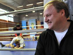 фото - Хрюнов хочет выиграть торги по бою Ортиса и Устинова