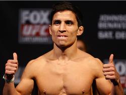 фото - UFC 192: Багаутинов проиграл Бенавидесу