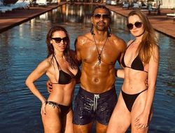 фото - Ловелас Дэвид Хэй предпочитает «тройничок» — Daily Star. Есть фото