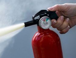 фото - Видео: Виталий Кличко атакован огнетушителем