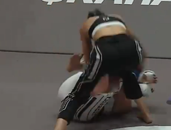 фото - Это у них семейное? Сестра Перейры срубила соперницу левым хуком: видео