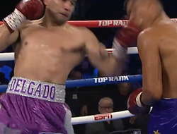фото - Безумно красивый нокаут Дельгадо, ошибки судей, которые не повлияли на результат: видео