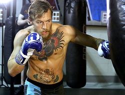 фото - Видео дня: Конор Макгрегор готовится к бою с Мэйуэзером