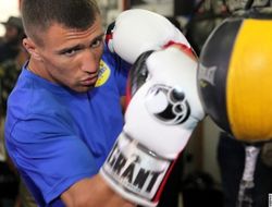 фото - Видео: Василий Ломаченко – работа на пневмогруше