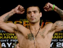 фото - Лукас Маттиссе вернулся с досрочной победой над Тейлором