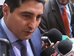 фото - Эрик Моралес раскритиковал Канело: Дерётся с потраченными дедами!