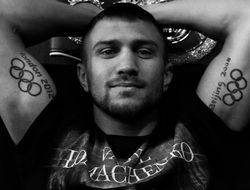 фото - Факир был пьян: Ломаченко развлекает публику невиданным трюком — видео