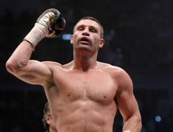 фото - Лучшие бои Виталия Кличко: видео от vRINGe.com