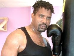 фото - «Дед» Донован Раддок в сентябре сразится с канадским чемпионом