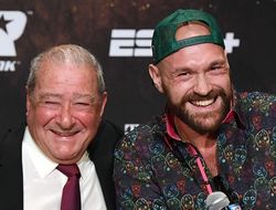 фото - Усик–Фьюри до Рамадана. Арум опасается подставы от Чисоры