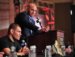 фото - UFC: Кейна Веласкеса ждёт операция