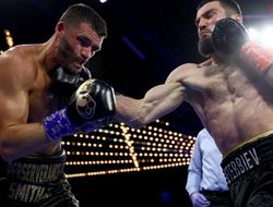 фото - Артур Бетербиев – Джо Смит. Видео нокаута и лучших моментов боя