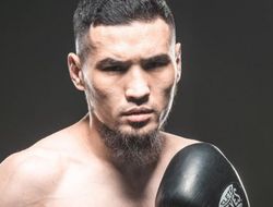 фото - Елеусинова вынесли с ринга в стартовом раунде: результаты