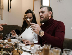 фото - Деревянченко с Комми, Нуньеш с титулами на интимных местах, Макгрегор во время пребывания в Киеве — соцсети 