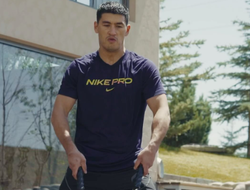 фото - Дмитрий Бивол сделал прогноз на бой Спенс–Кроуфорд