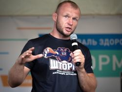 фото - У Исмаилова больше шансов на победу в бою с Емельяненко — мнение Шлеменко