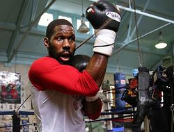 фото - Бывший претендент на титулы Кличко подписывает контракт с Бобом Арумом — СМИ