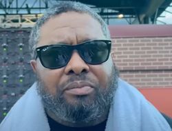 фото - «Усик тоже меньше». Тренер Кроуфорда ответил скептикам