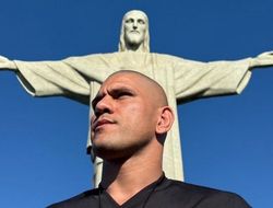 фото - Пошла жара! Анкалаев ответил «клоуну» Перейре