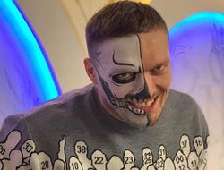 фото - Двуликий Усик, Тайсон обижает ребёнка, Тейлор прыгнул с парашютом — соцсети 