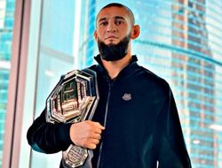 фото - Видео победного удушения Хамзата Чимаева на UFC 267