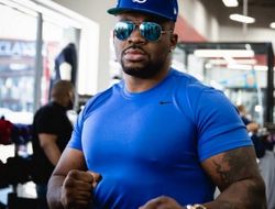 фото - Джаррелл Миллер: Джошуа — протеиновый лох в стрингах от Кельвина Кляйна