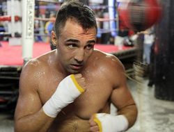 фото - Малиньяджи может спуститься в суперлёгкий вес, чтобы оспорить титул Бёрнза