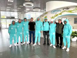 фото - Александр Усик с командой вылетает на бой с Джошуа: кадры дня