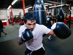 фото - «Зверь» Санчес уничтожил Лосано в стартовом раунде