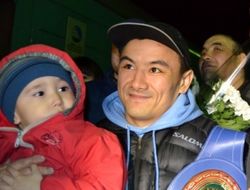 фото - Жанат Жакиянов одержал десятую досрочную победу подряд