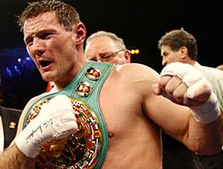 фото - Жолт Эрдеи повесил перчатки на гвоздь?