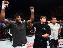 фото - UFC: Мачида нокаутирован Брансоном, Майя проиграл Ковингтону