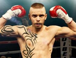 фото - Иван Редкач подписал контракт с Элом Хэймоном