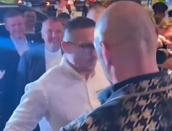 фото - Кто круче: Усик и Эминем или Фьюри и Роналду — фото дня