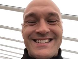 фото - Я всё ещё жирный, безобразный и лысый. И такой же неудержимый — Фьюри