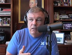 фото - «Ломаченко — это Дэвид Копперфильд бокса». Тедди Атлас о противоречивом эпизоде боя с Комми