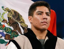 фото - Варгас опасается, что бой с Пакьяо сорвётся так же, как и встреча с Бруком