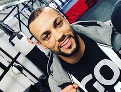 фото - В ожидании боёв. Зацените драку британских местечковых тяжеловесов — видео