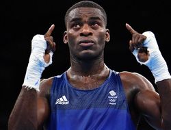 фото - Эдди Херн подписал бронзового призёра ОИ-2016 Джошуа Буатси