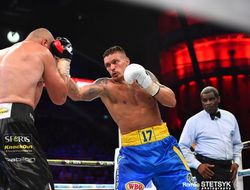 фото - Лучшие моменты боя Александра Усика и Кшиштофа Гловацкого — видео от vRINGe.com