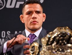 фото - UFC: Дос Аньос готов сразиться с Сен-Пьером