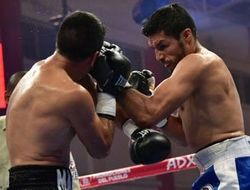 фото - Джонни Гонсалес одолел Мартина, дважды того уронив