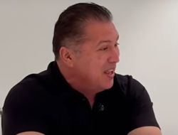 фото - Джонс ушёл, потому что испугался Аспиналла? У топ-тренера есть ответ