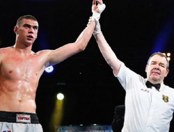 фото - Урванов побил Чупракова, Тищенко одолел Акбербаева