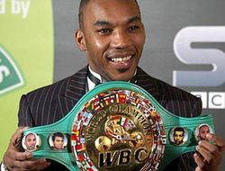 фото - Завистливый Джуниор Уиттер высмеял бой Амира Хана с Полом Макклоски