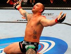 фото - UFC Fight Night 26: Браун нокаутировал Оверима